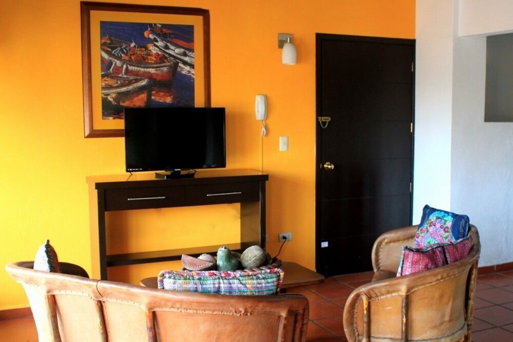 Standard Apartment, 2 Bedrooms - Living Room