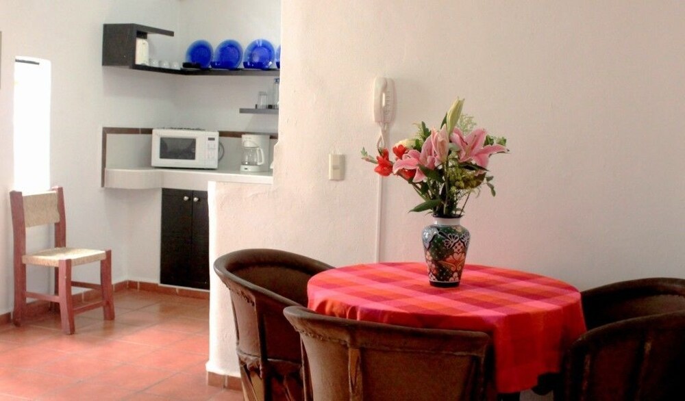 Economy Studio - In-Room Kitchen