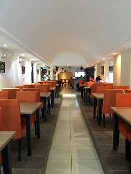 Food Court