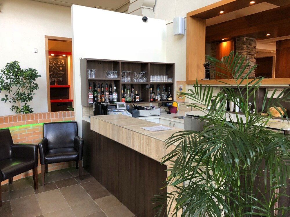 Poolside Bar