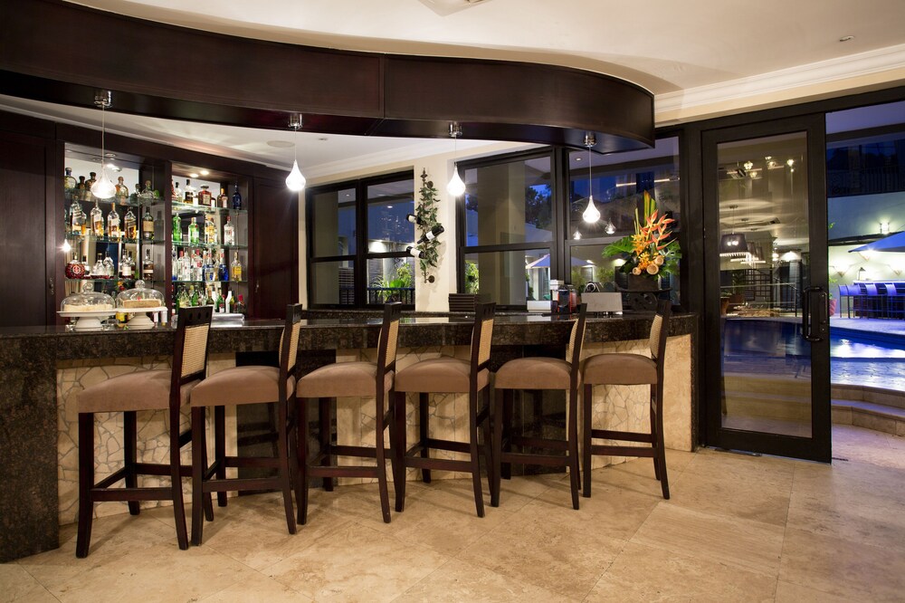 Hotel Bar