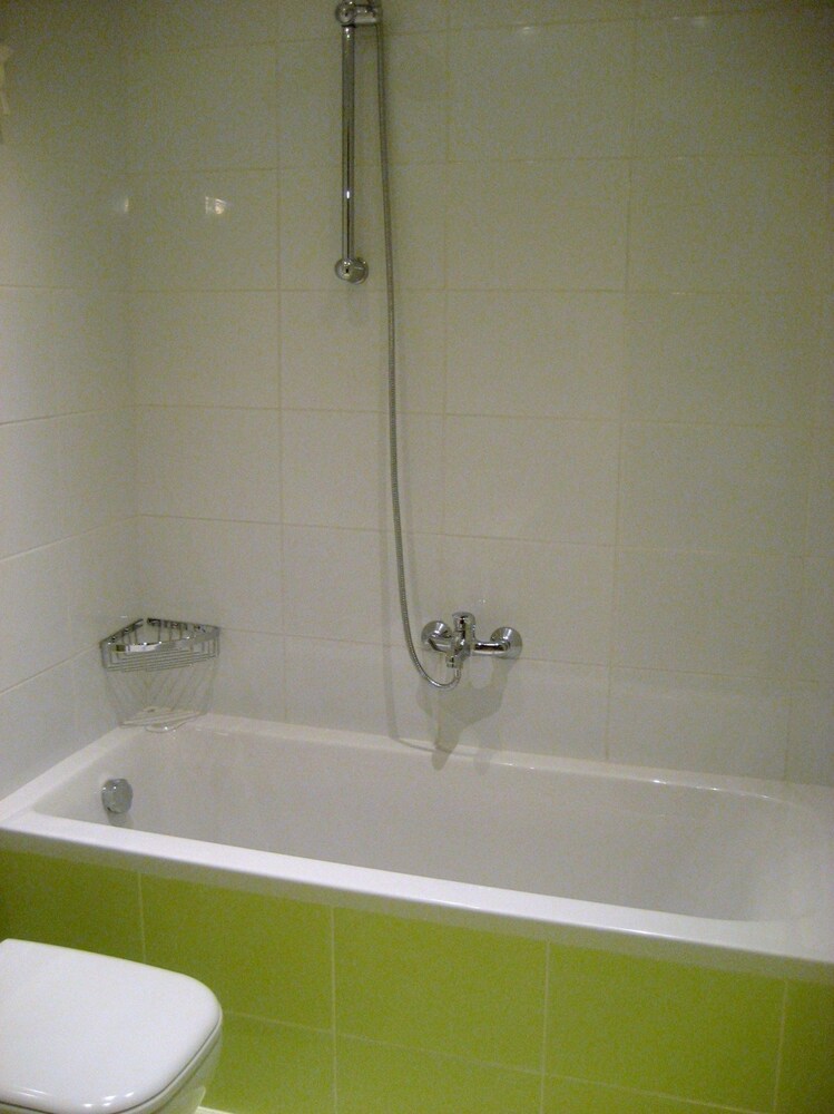 Deep soaking bathtub, Origin Hotel & Apartments