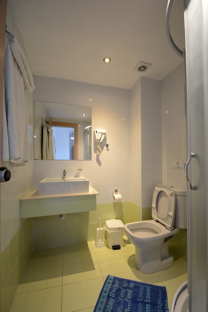 Bathroom, Origin Hotel & Apartments