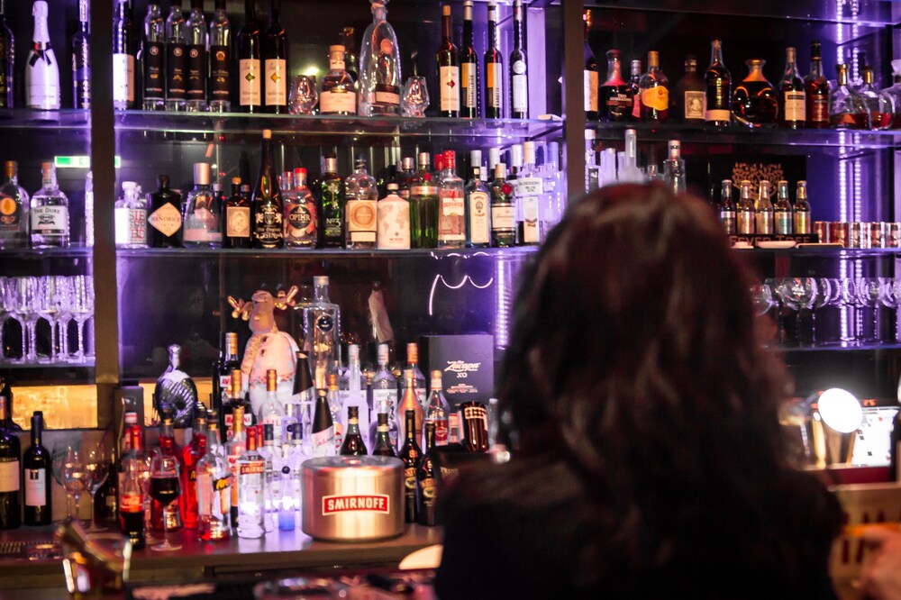 Hotel Bar