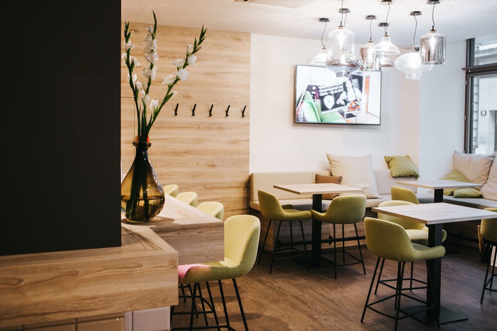 Hotel Bar