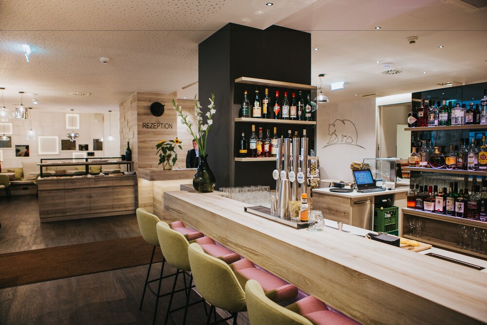Hotel Bar