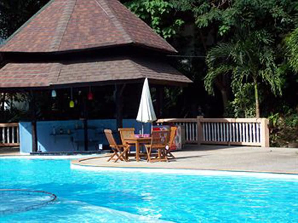 Poolside Bar