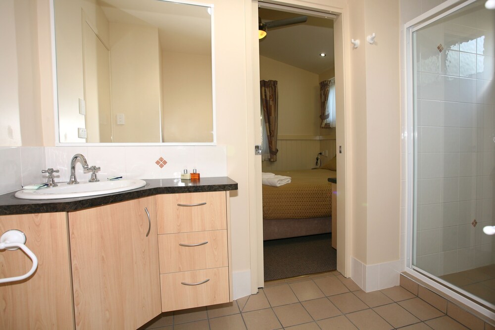 Metro Cabin - Bathroom