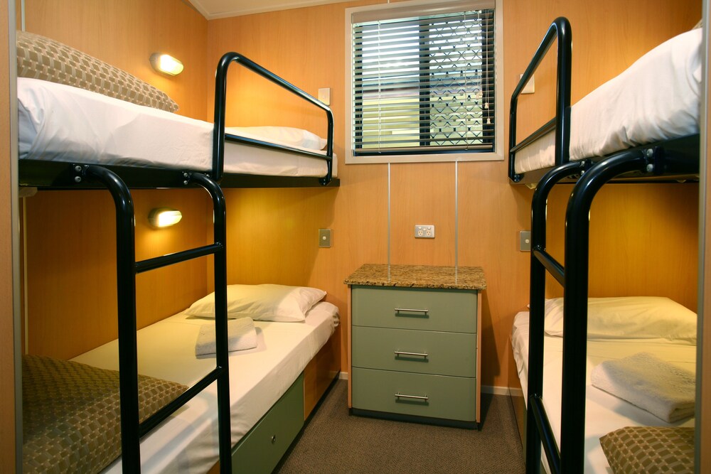 Cosmo Cabin - Guestroom