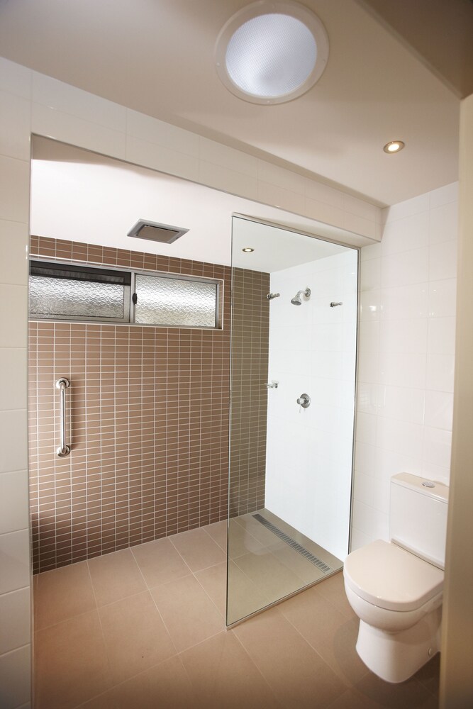 Vogue Cabin - Bathroom