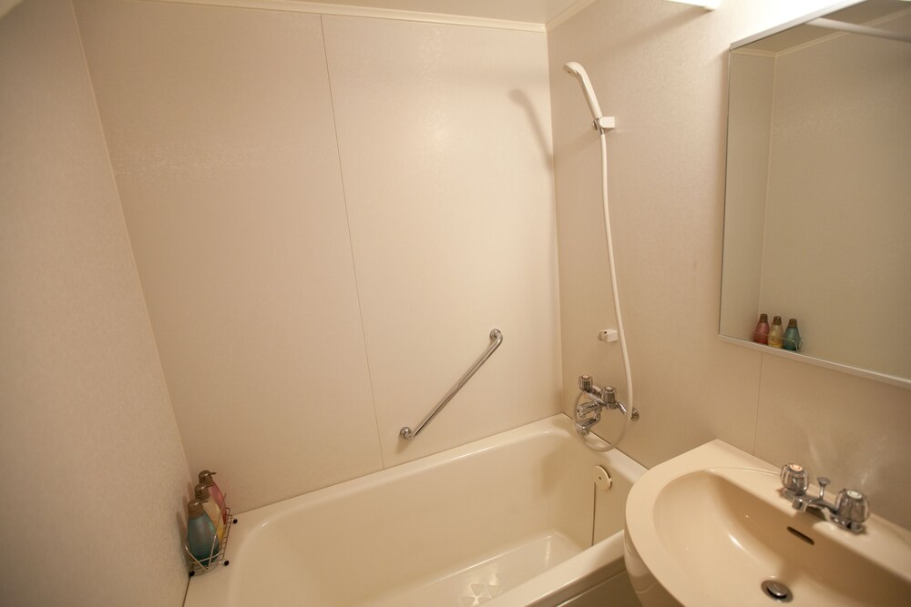 Deep Soaking Bathtub