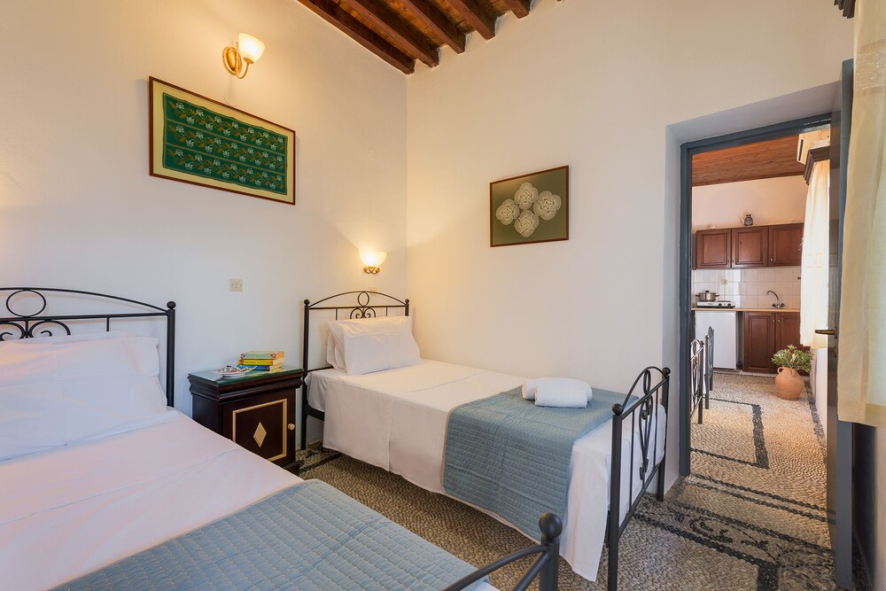 Traditional Apartment - Guestroom