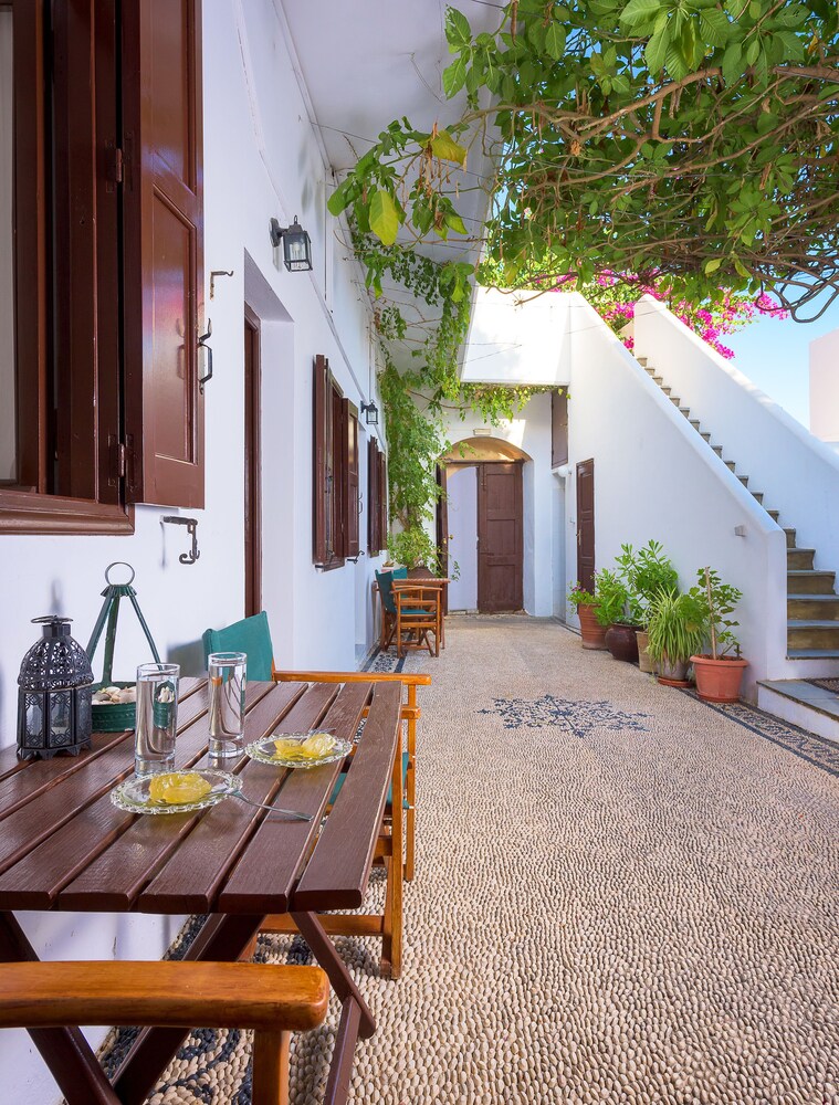 Traditional Apartment - Guestroom View