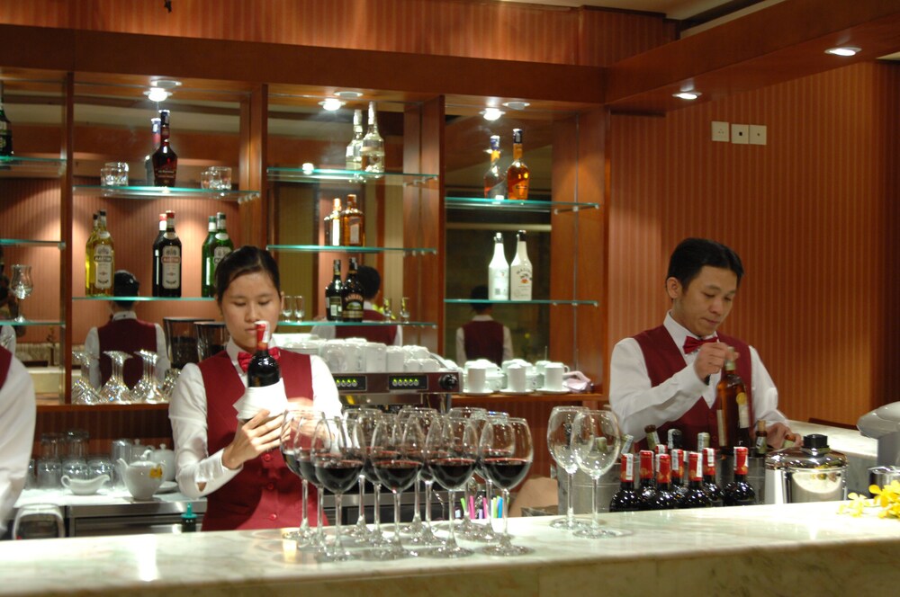 Hotel Bar