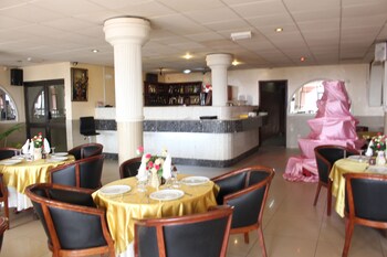 Food Court
