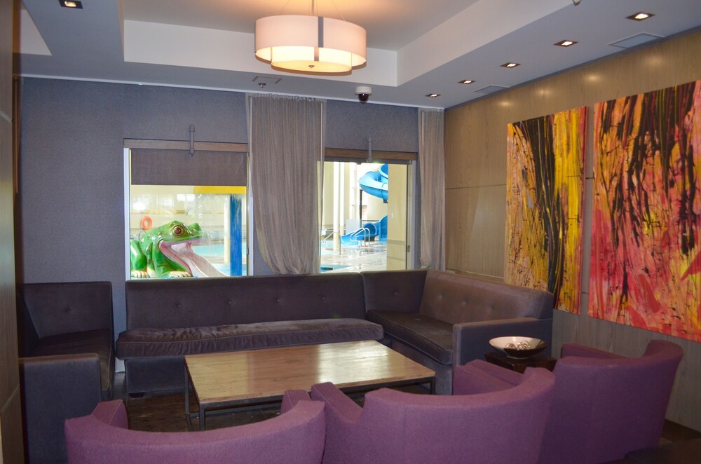 Hotel Lounge