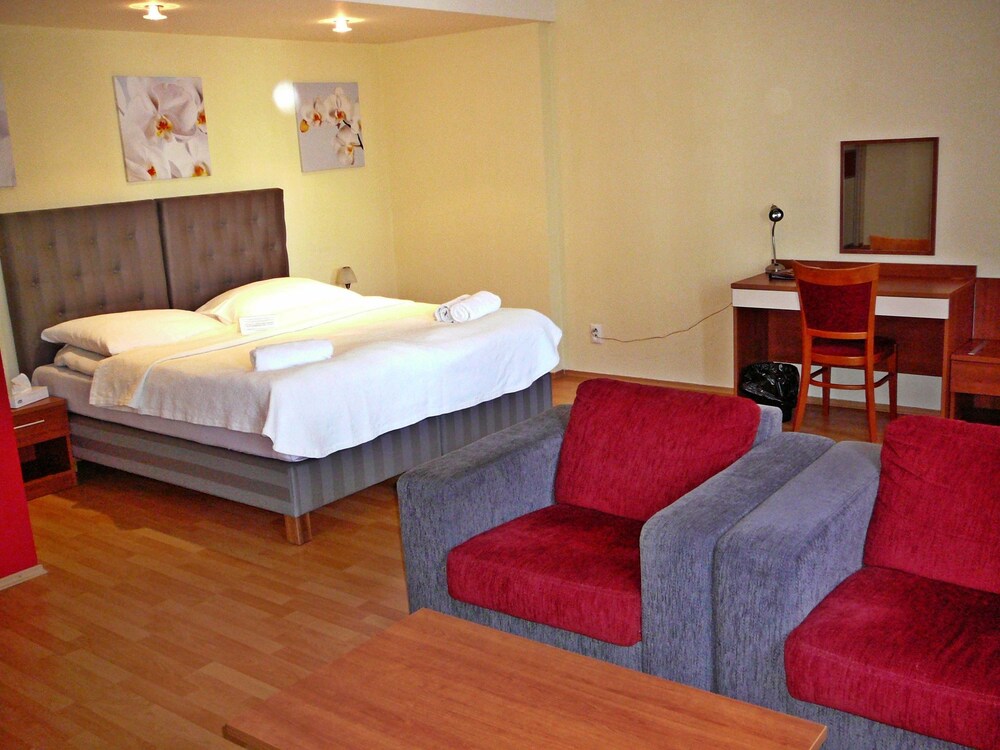 Guestroom