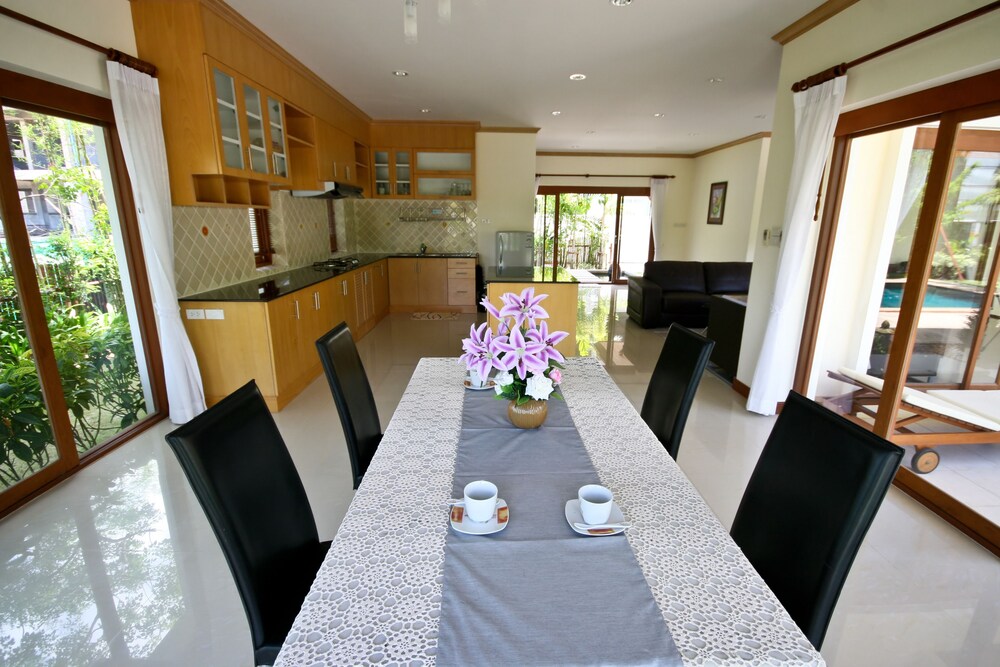 3 Bedroom Pool Villa - In-Room Dining