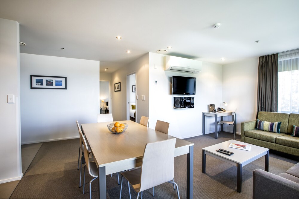Apartment, 2 Bedrooms - In-Room Dining