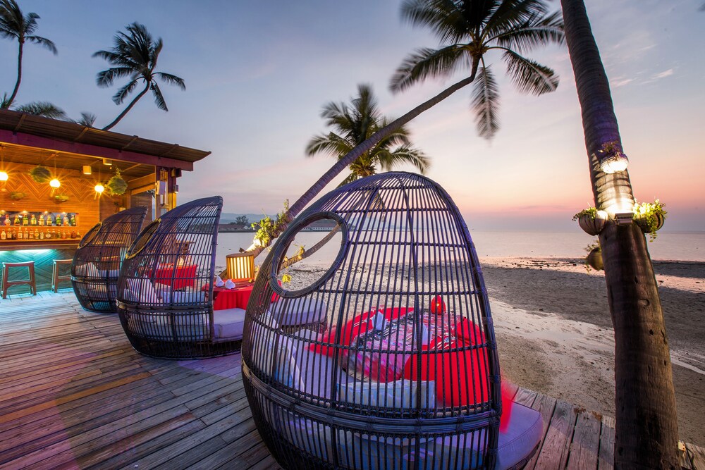 Beach/Ocean View