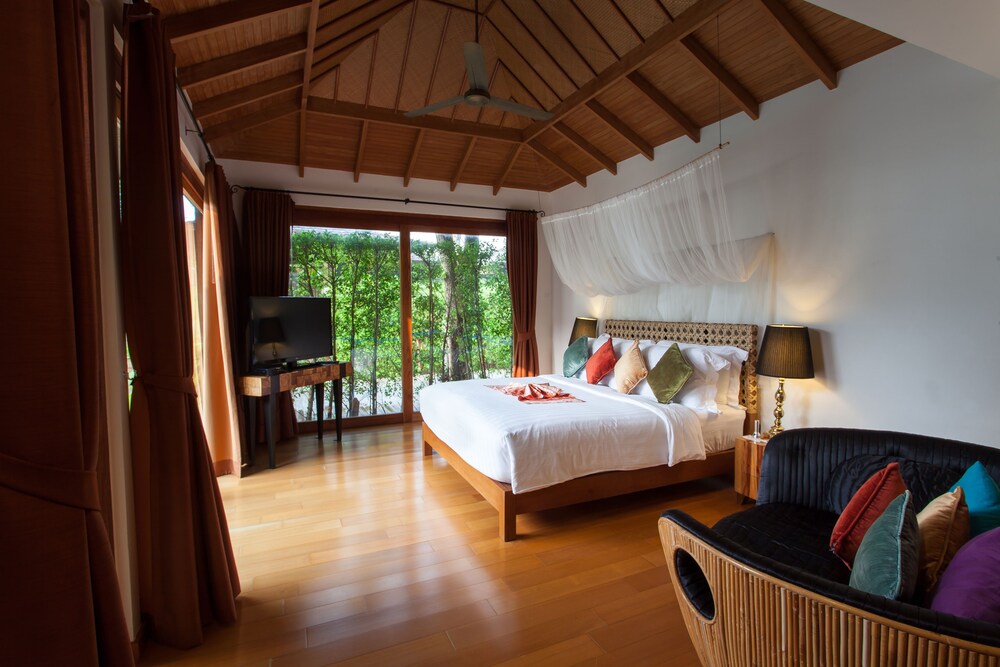 Grand Sunset Suite Pool Villa - Guestroom