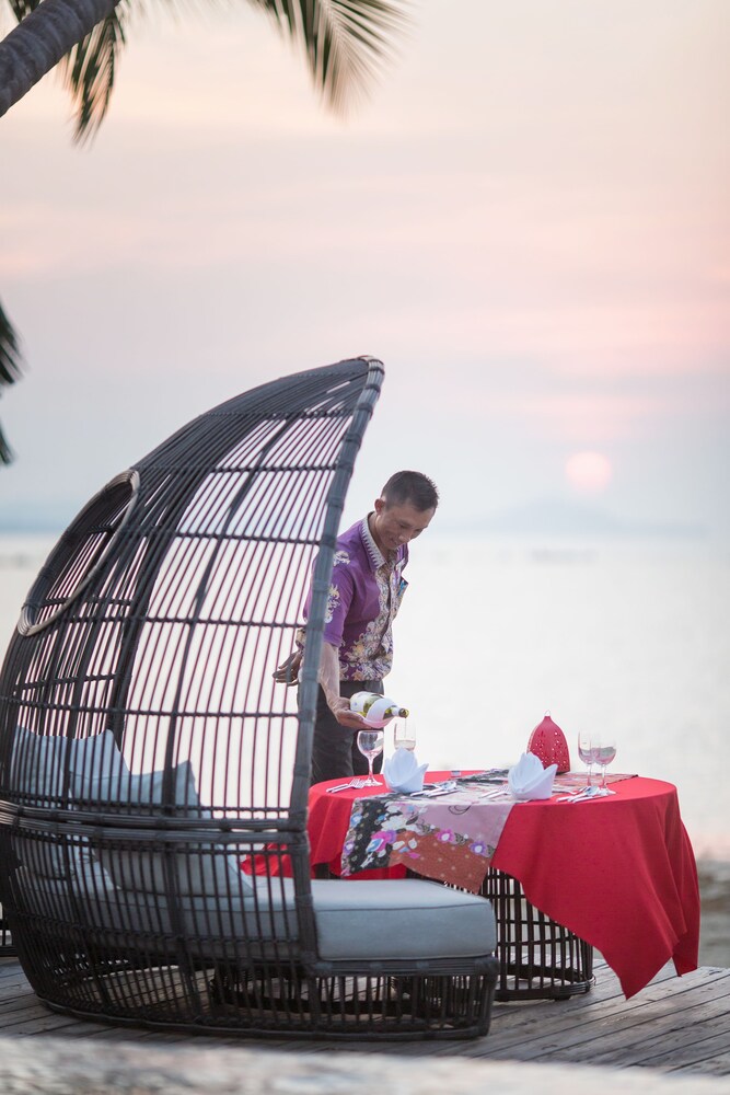 Poolside Bar