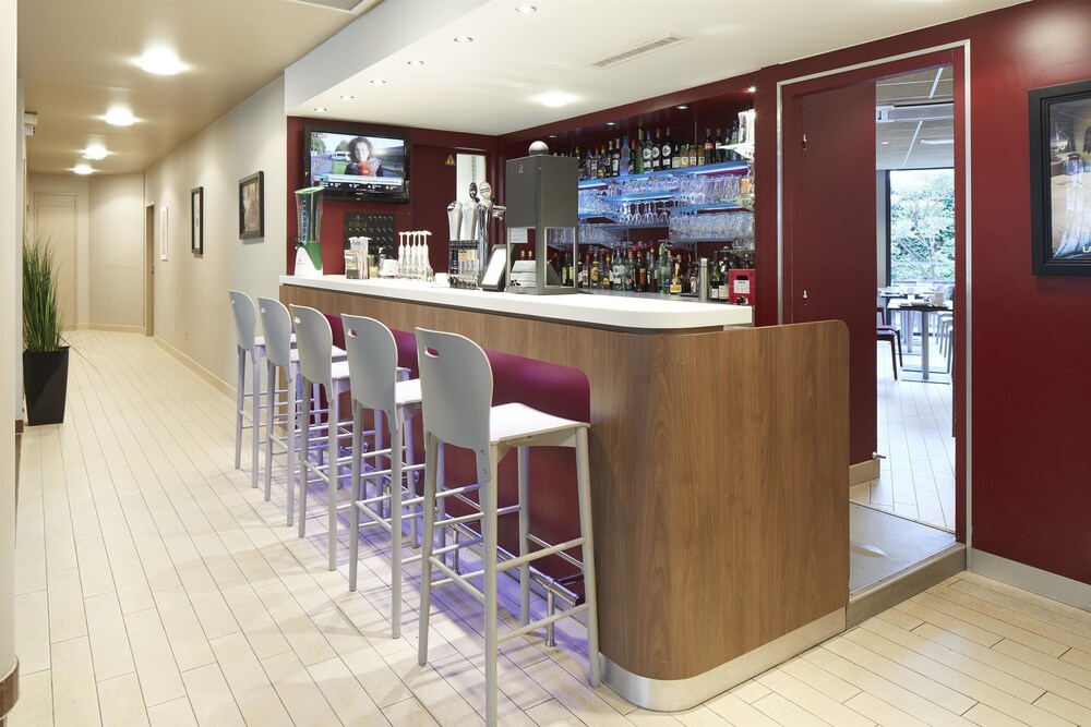 Hotel Bar