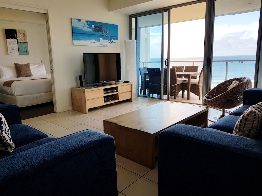 Apartment, 3 Bedrooms, Beach View - Living Area