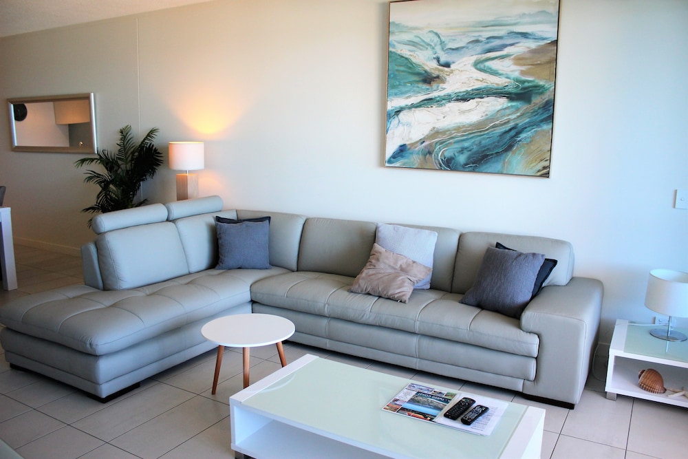 Apartment, 2 Bedrooms, Ocean View - Living Area