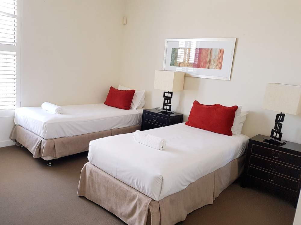 4 Bedroom Penthouse - Guestroom