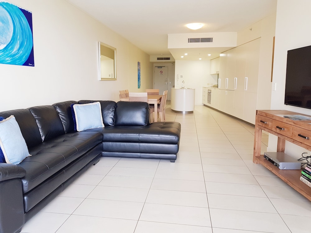 Apartment, 2 Bedrooms, Beach View - Living Area