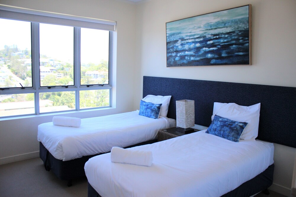 Apartment, 3 Bedrooms, Beach View - Guestroom