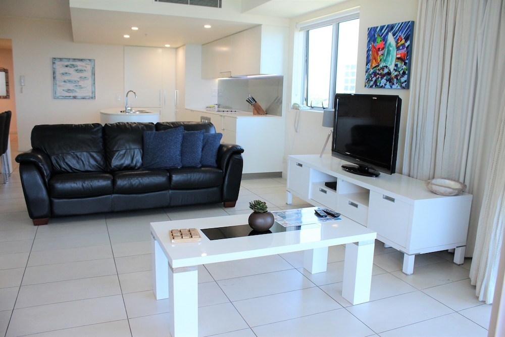 Apartment, 3 Bedrooms, Beach View - Living Area