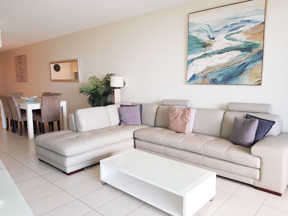 Apartment, 2 Bedrooms, Ocean View - Living Area