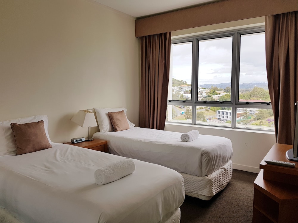 Apartment, 3 Bedrooms, Beach View - Guestroom