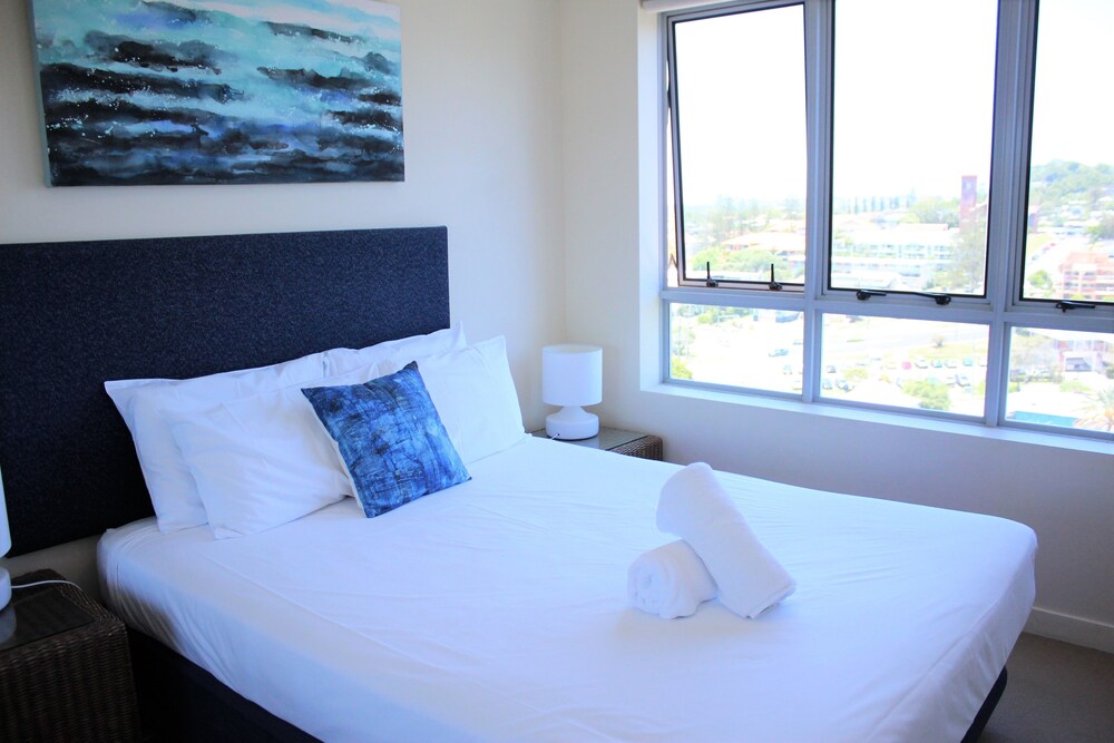 Apartment, 3 Bedrooms, Beach View - Guestroom