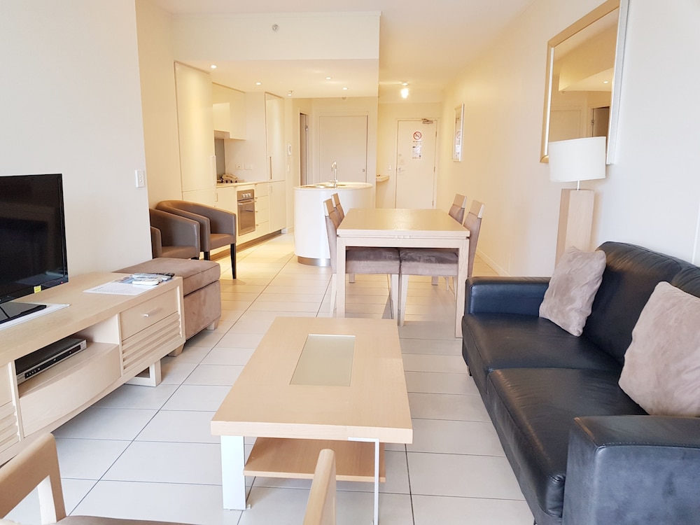 Apartment, 1 Bedroom, Beach View - Living Area