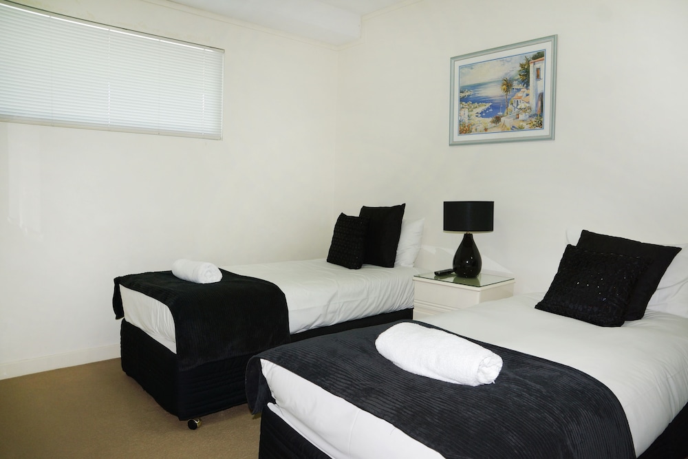 2 Bedroom Garden View - Guestroom