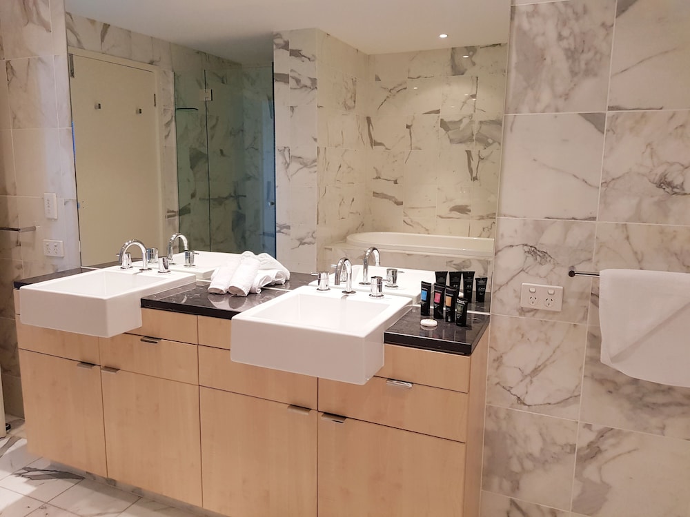 4 Bedroom Penthouse - Bathroom