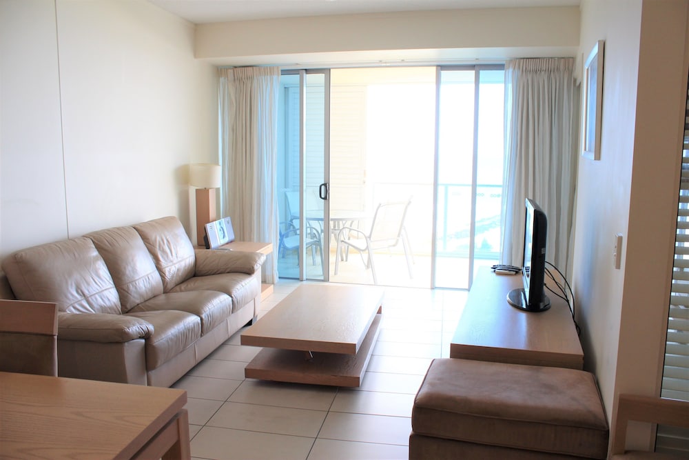Apartment, 1 Bedroom, Ocean View - Living Area