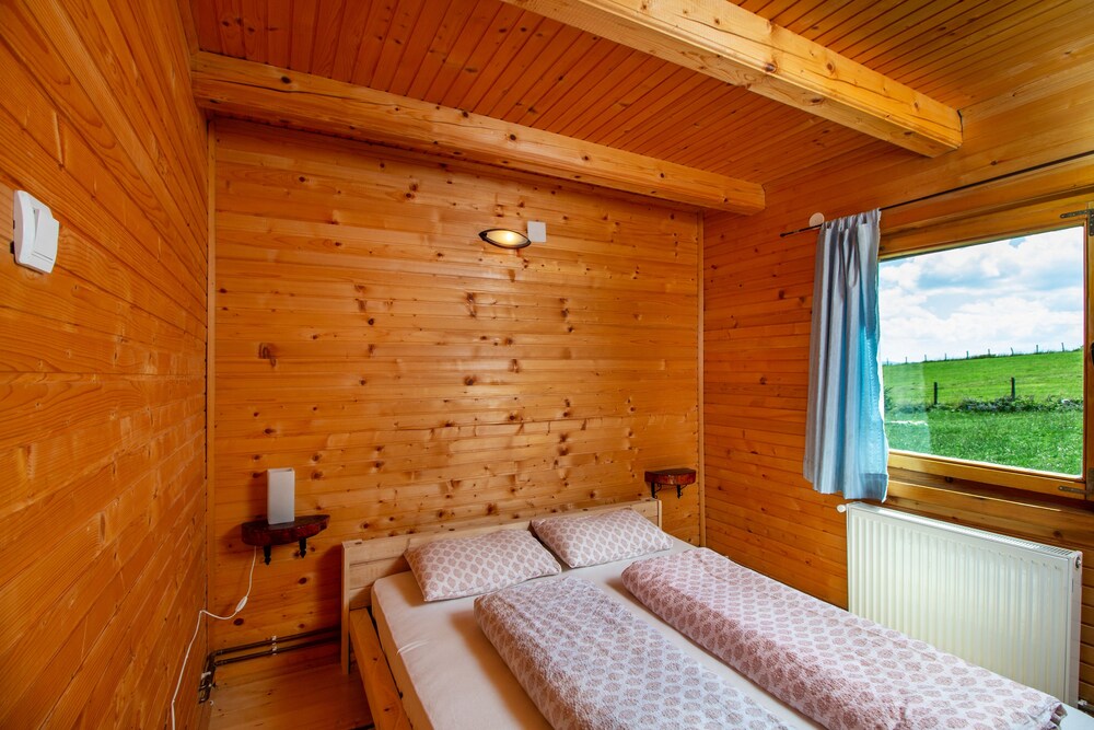 Three Bedroom Cottage for 7 people - Guestroom View