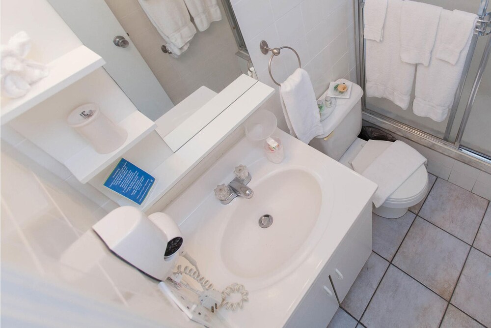 Bathroom, Villa Europa Hotel