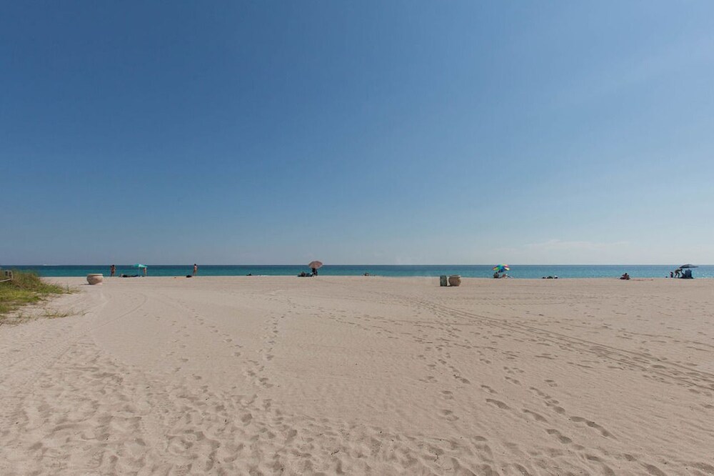 Beach/Ocean View