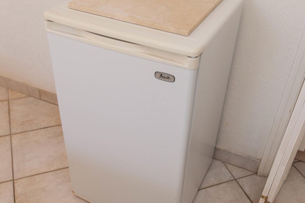 Studio Queen - In-Room Kitchenette