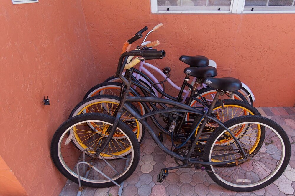 Bicycling, Villa Europa Hotel