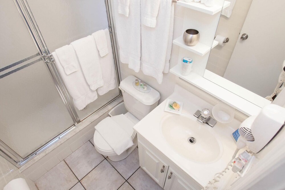 Bathroom, Villa Europa Hotel