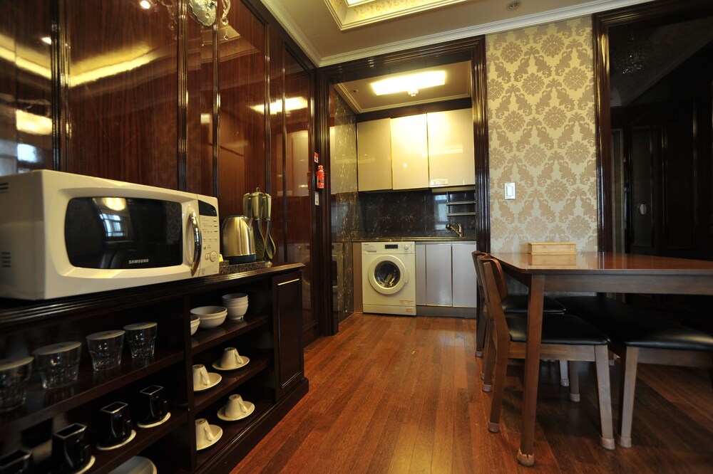 In-Room Kitchen