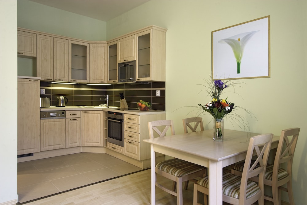 Deluxe Apartment - In-Room Kitchenette