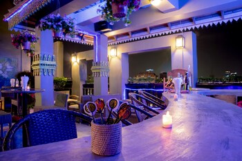 Hotel Bar
