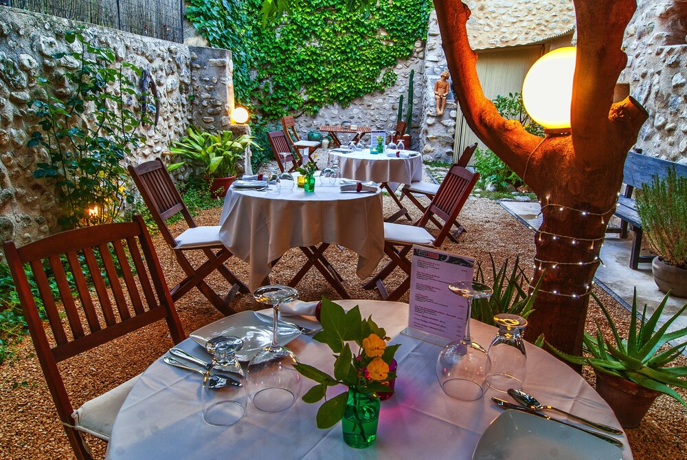 Outdoor Banquet Area